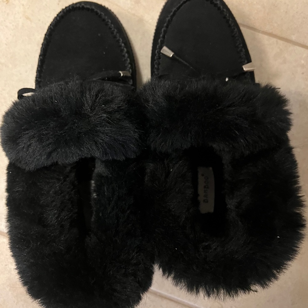 Bamboo brand faux fur moccasin slippers